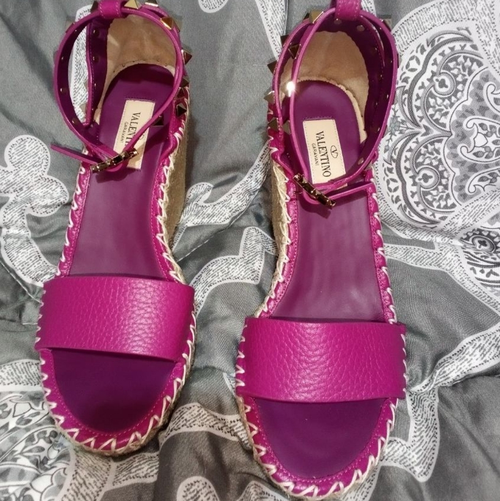 Size 5 1/2-6 Purple Valentino Wedged heel
